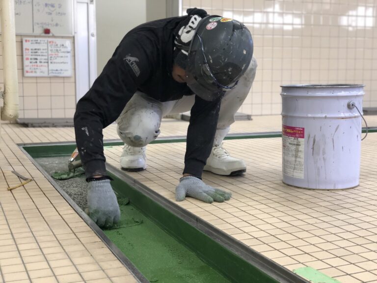 延岡市　厨房排水溝　水性硬質ウレタン防蝕工事